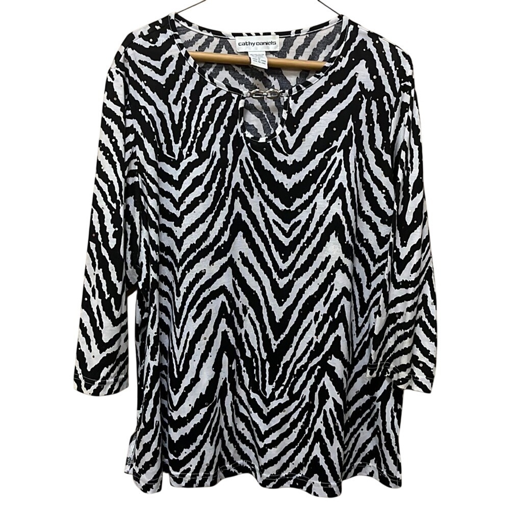 Cathy Daniels Womens 1X Zebra Print Sequin Keyhole Top Black White 3/4 Sleeve
